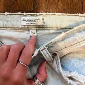 Abercrombie 90s Straight Ultra High Rise Jeans